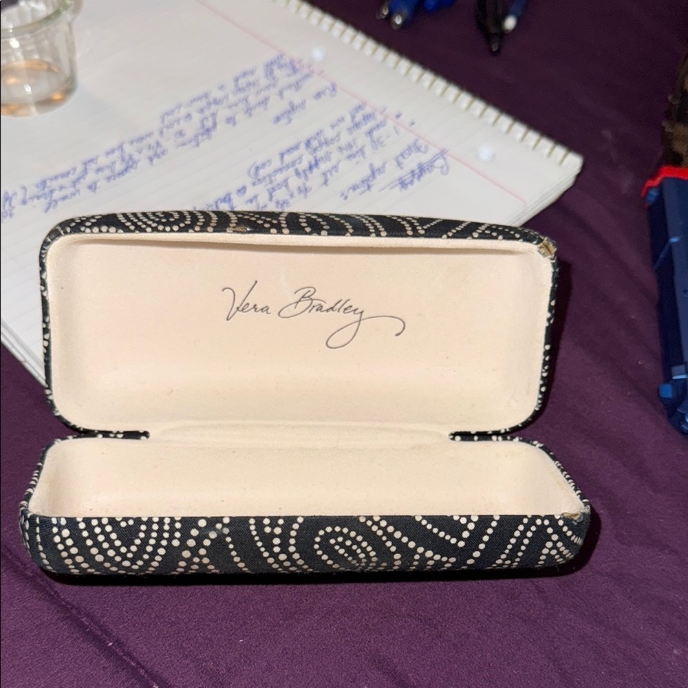 Vera Bradley Black and Cream Eyeglass Case - Picture 1 of 2